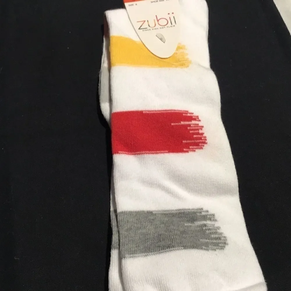 SALE. BUY 5/$10.  NWT. Girls Knee Socks Sz 6.